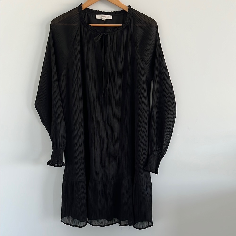 Loft long‎ sleeve black dress pleated fabric